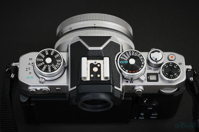 ニコン Nikon Zfc with NIKKOR Z DX 16-50mm f/3.5-6.3 VR